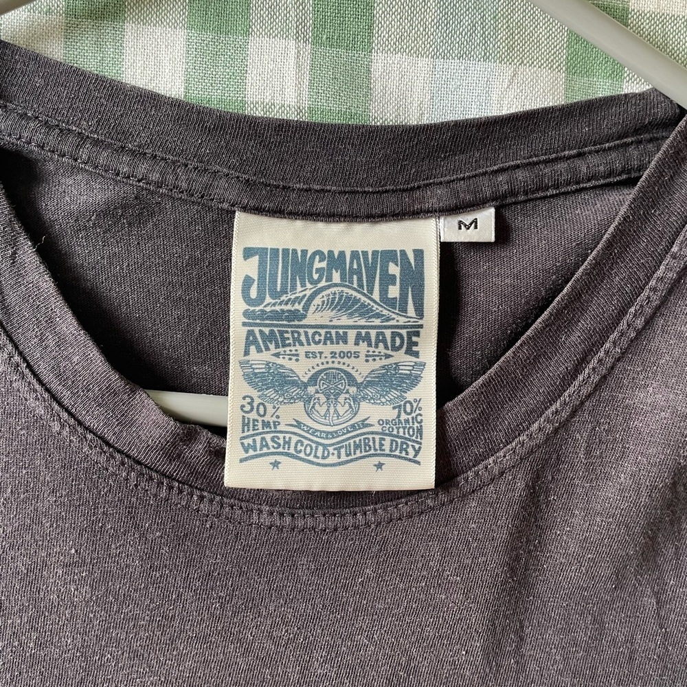SOLD

Jungmaven Black Hemp T-Shirt in Size Medium - Picture 2 of 3